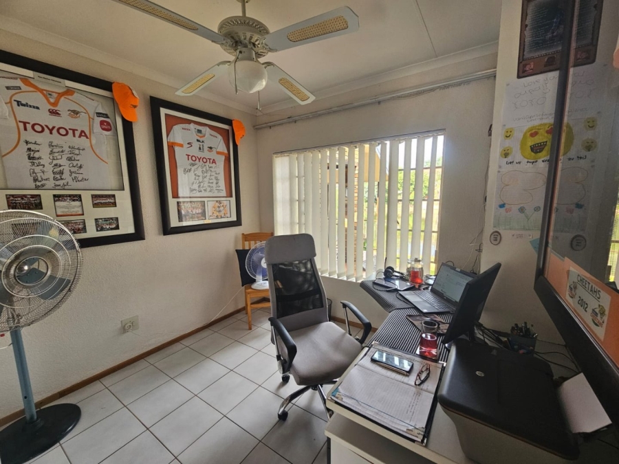 3 Bedroom Property for Sale in Safari Gardens North West